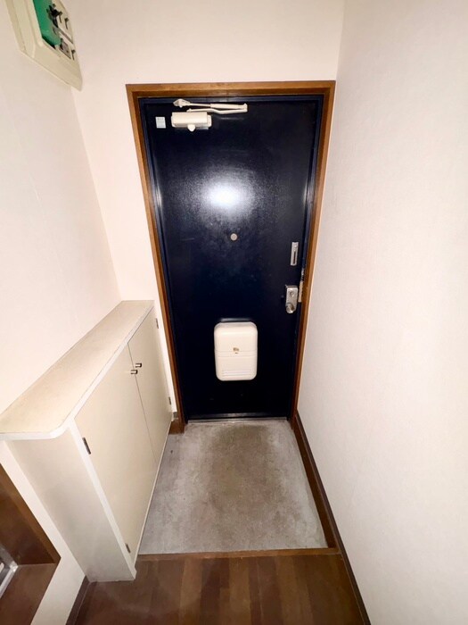 物件内観写真16　(玄関)