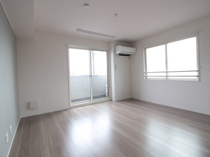 物件内観写真4　(居室)