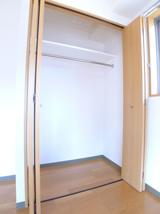 物件内観写真12　(収納)