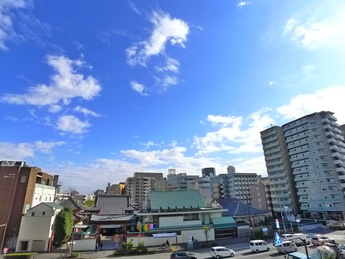 物件内観写真16　(室内からの展望)