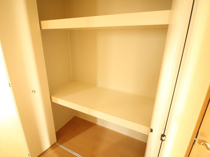 物件内観写真16　(収納)
