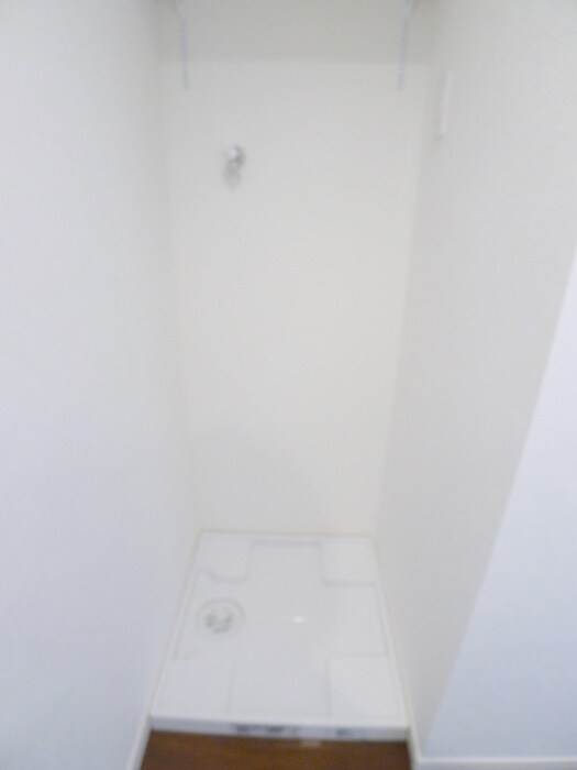 物件内観写真13　(洗濯機置場)