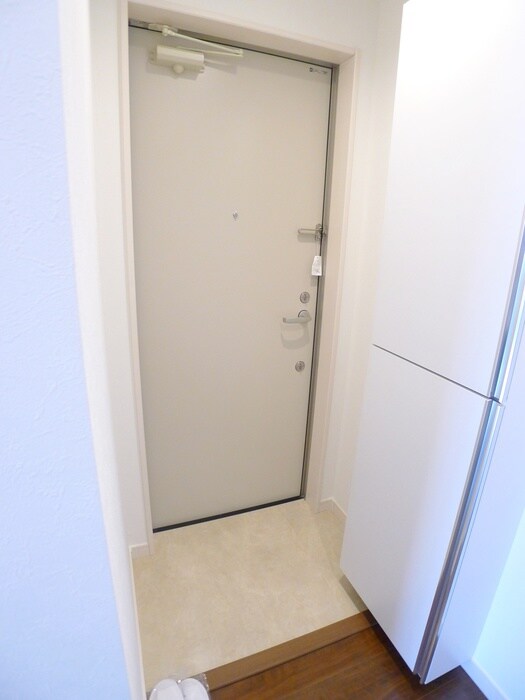 物件内観写真16　(玄関)