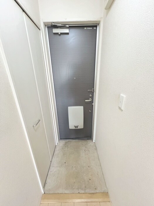物件内観写真16　(玄関)