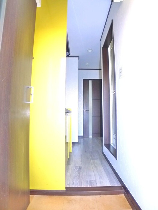 物件内観写真16　(玄関)