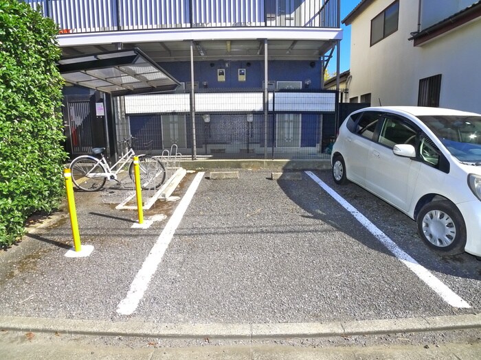 物件外観写真6　(駐車場)