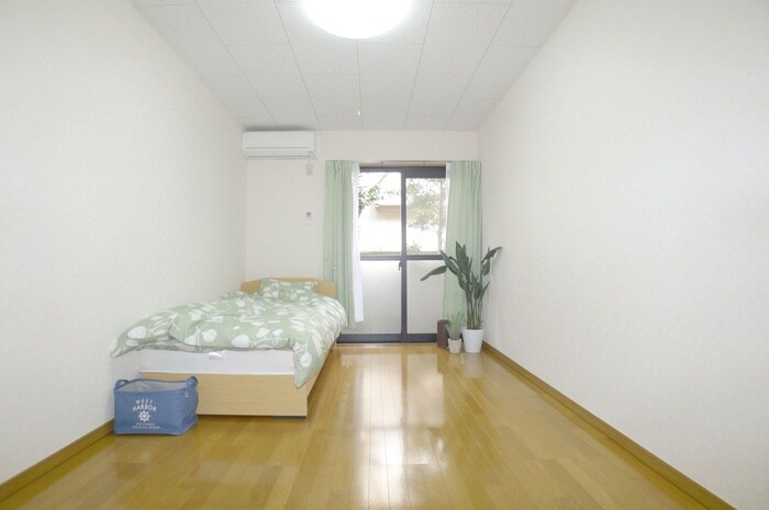 物件内観写真10　(居室)