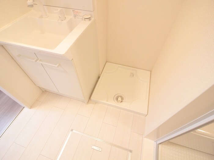 物件内観写真12　(洗濯機置場)