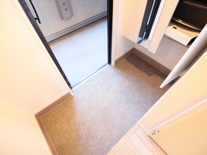 物件内観写真17　(玄関)