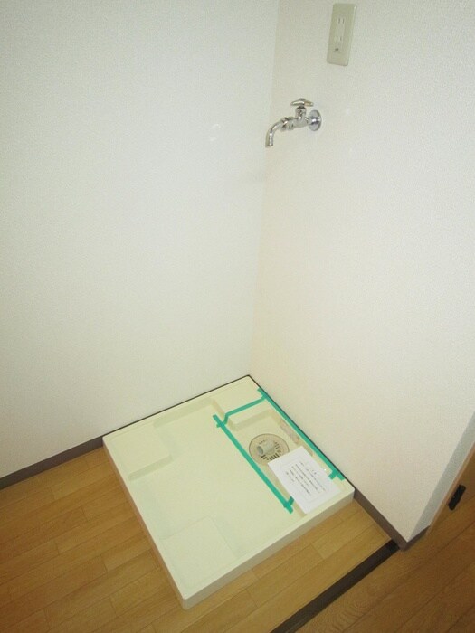 物件内観写真14　(洗濯機置場)