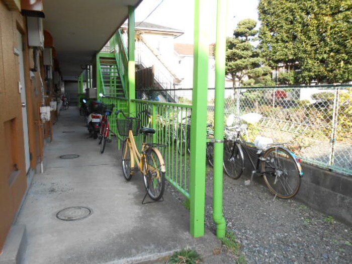 物件外観写真2　(エントランス部分)