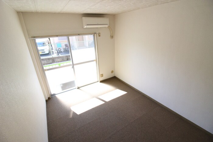 物件内観写真4　(居室)