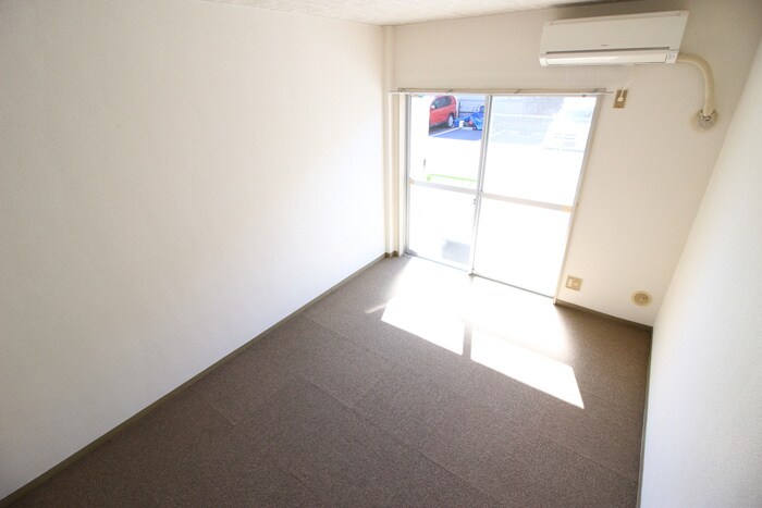 物件内観写真14　(居室)