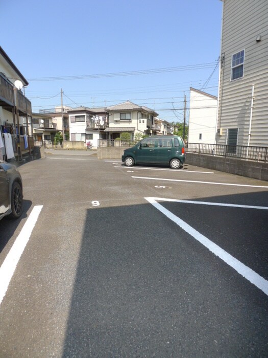物件外観写真2　(駐車場)
