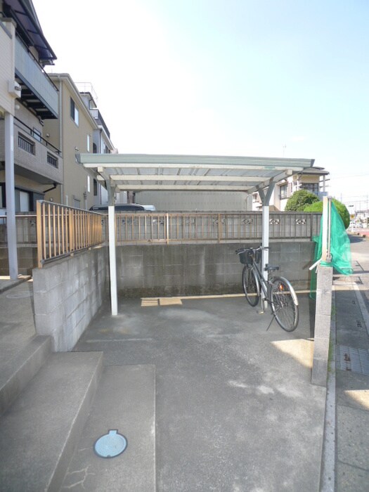 ドミ－ル愛の駐車場