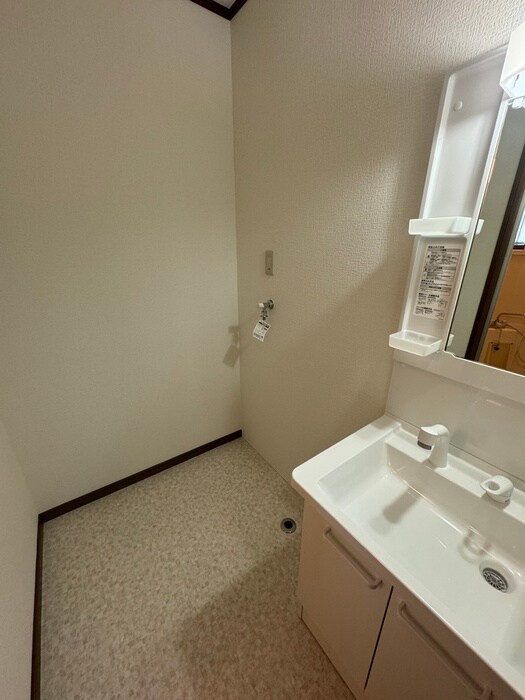 物件内観写真14　(洗濯機置場)