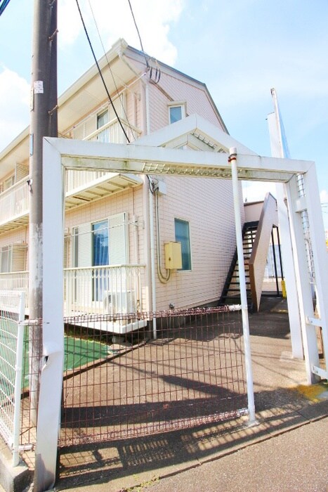 物件外観写真3　(エントランス部分)