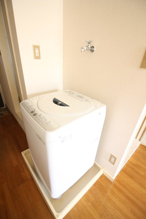 物件内観写真13　(洗濯機置場)
