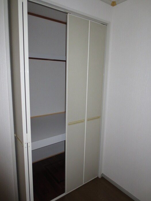 物件内観写真14　(収納)