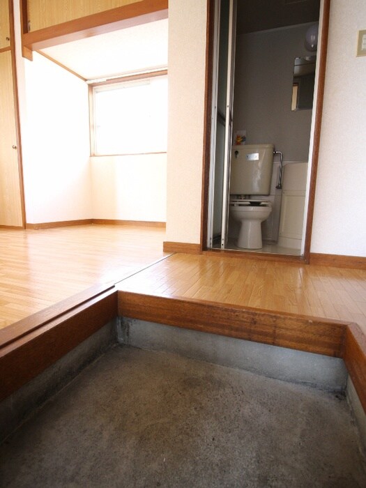 物件内観写真7　(玄関)