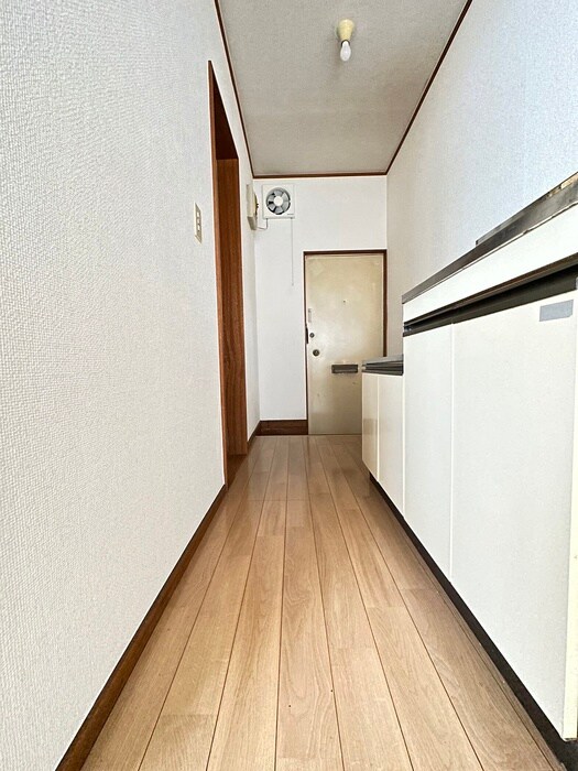 物件内観写真12　(廊下)