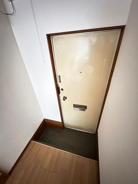 物件内観写真13　(玄関)