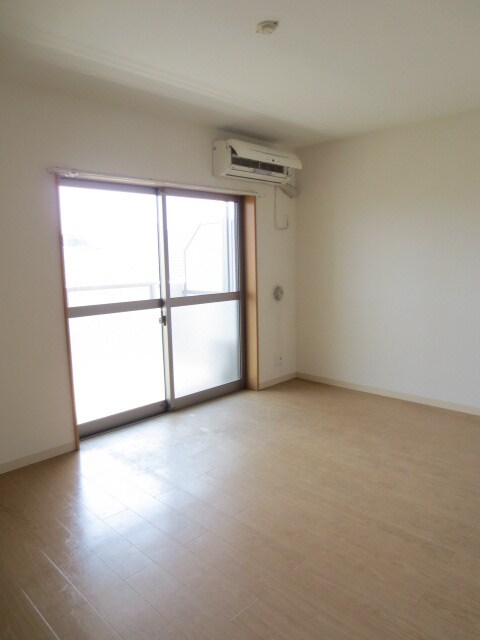 物件内観写真4　(居室)