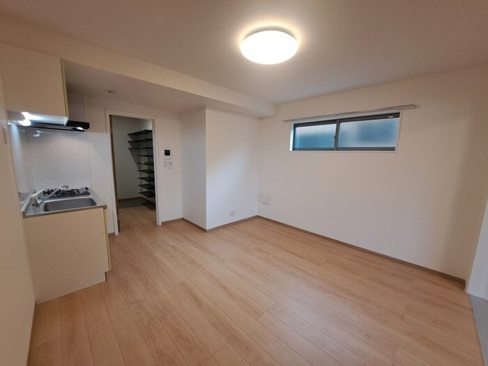 物件内観写真3　(居室)