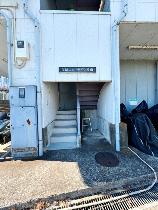 物件外観写真4　(エントランス部分)