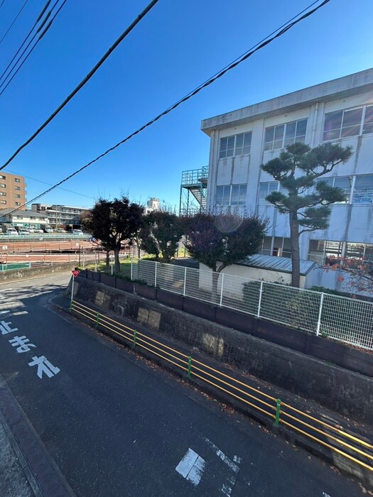 物件内観写真16　(室内からの展望)