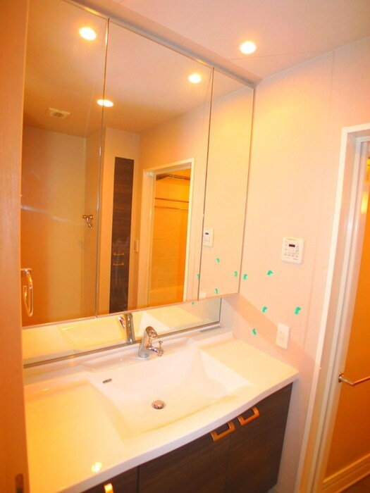 物件内観写真8　(洗面)