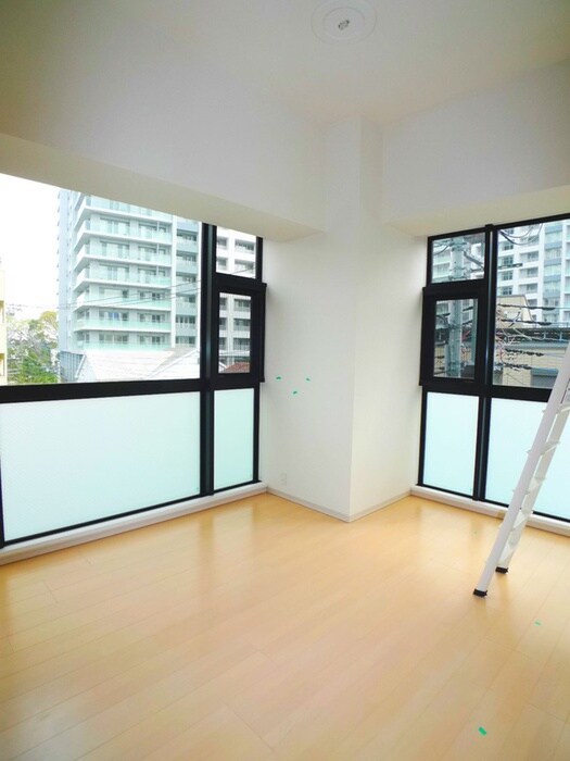 物件内観写真9　(室内からの展望)