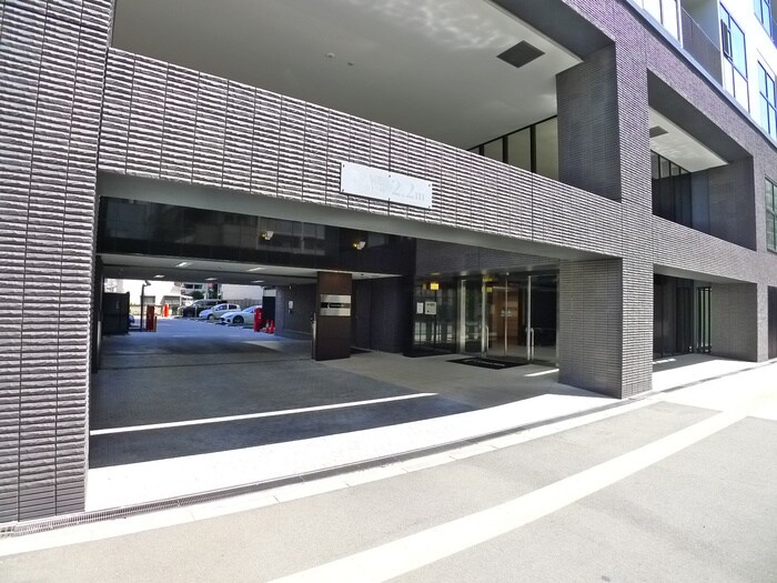 物件外観写真5　(エントランス部分)