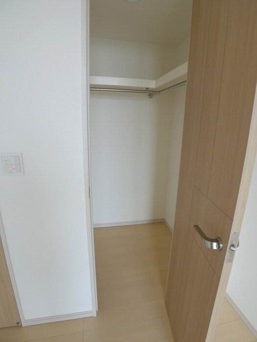 物件内観写真15　(収納)