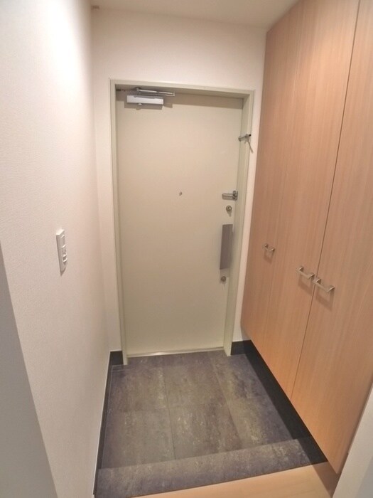 物件内観写真16　(玄関)