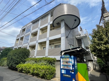 ミレニアム成和外観写真