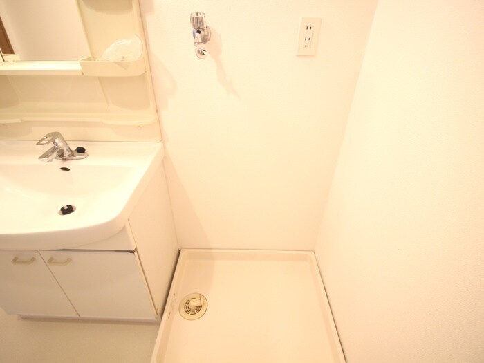 物件内観写真14　(洗濯機置場)