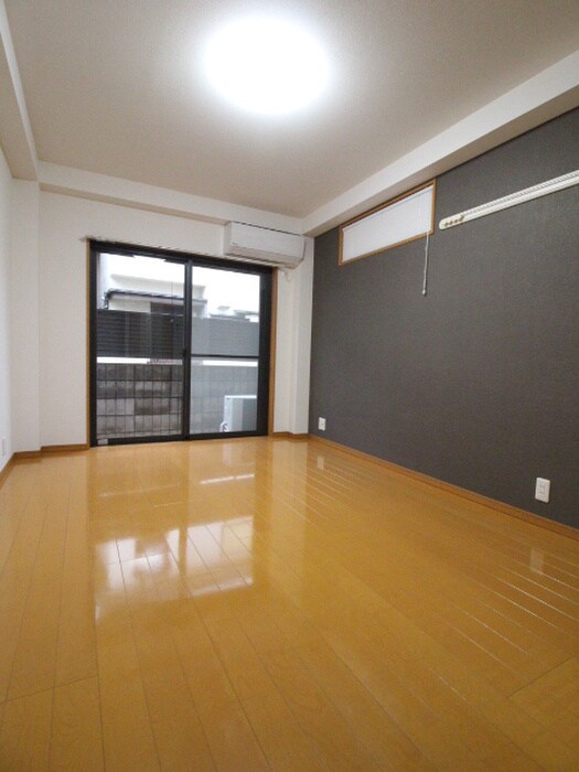 物件内観写真3　(居室)