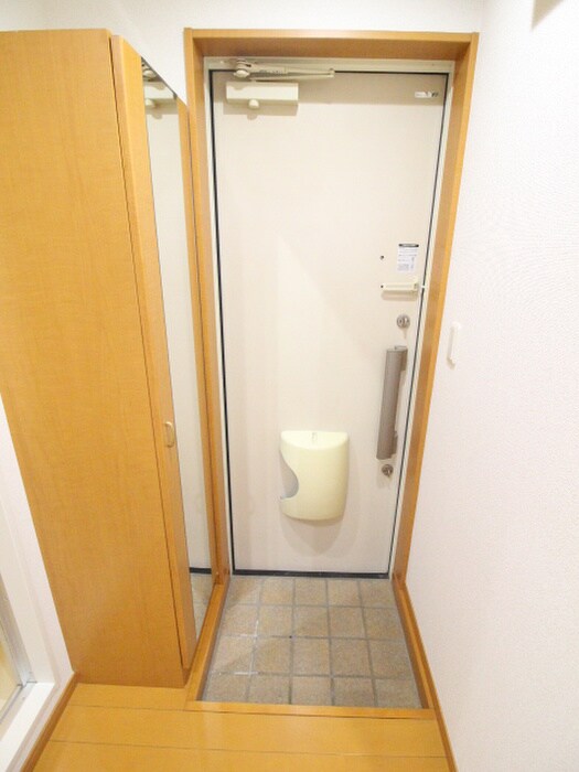 物件内観写真12　(玄関)
