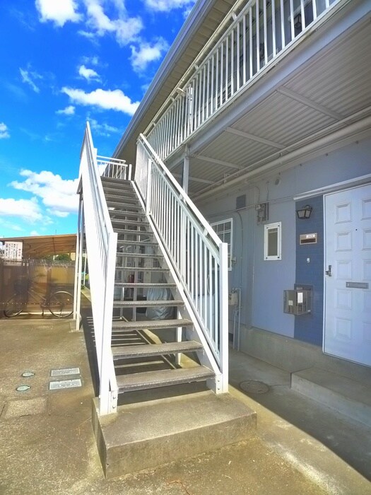 物件外観写真3　(エントランス部分)