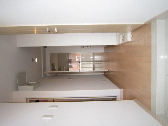 物件内観写真3　(廊下)