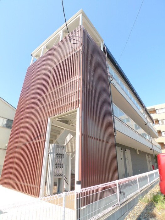 物件外観写真5　(エントランス部分)