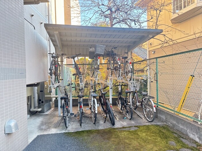 物件外観写真3　(駐輪場)