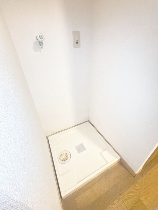 物件内観写真16　(洗濯機置場)