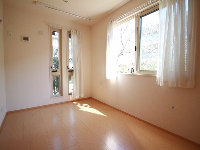 物件内観写真9　(居室)