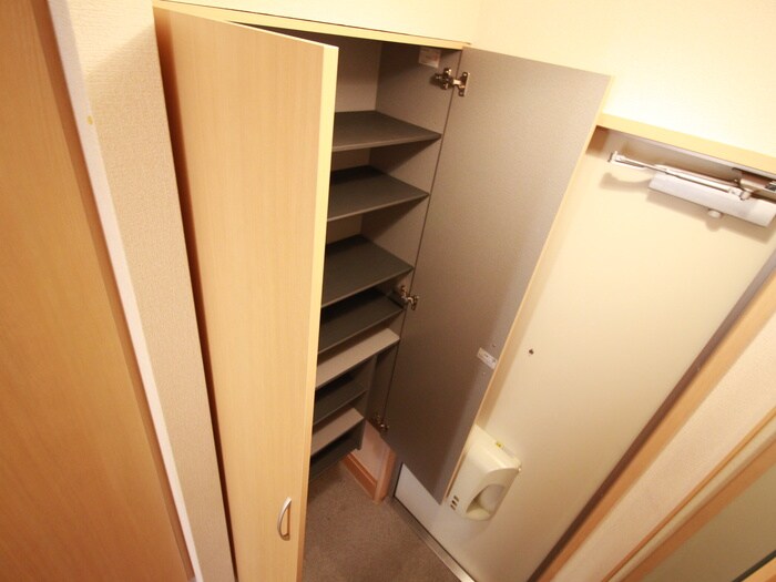 物件内観写真18　(靴箱)