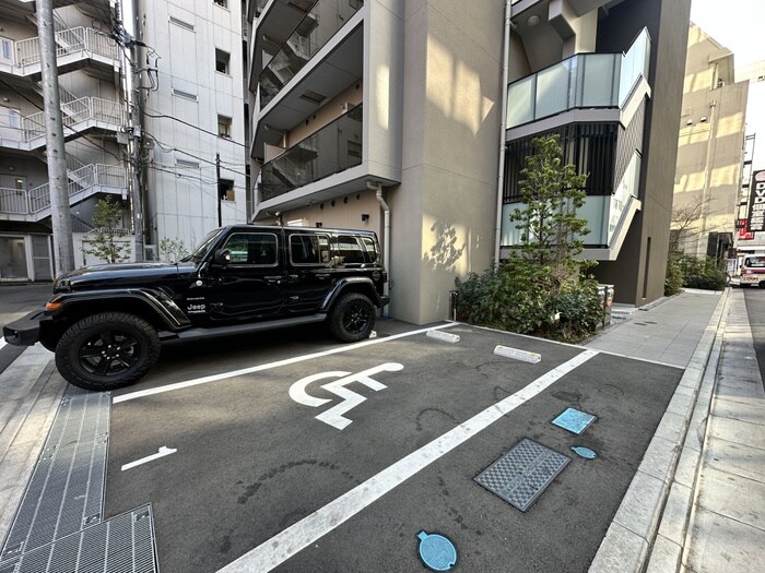 物件外観写真6　(駐車場)