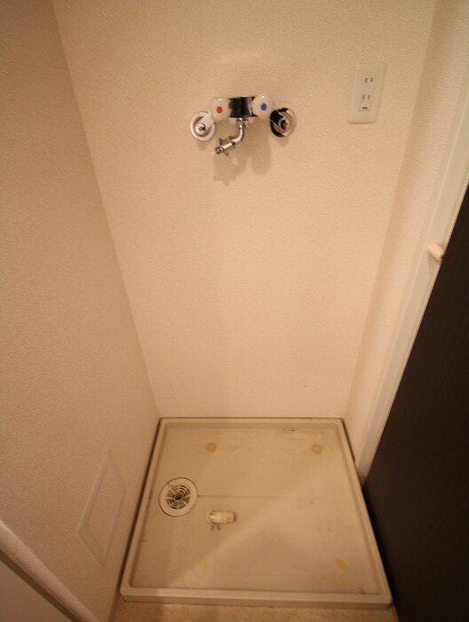 物件内観写真20　(洗濯機置場)