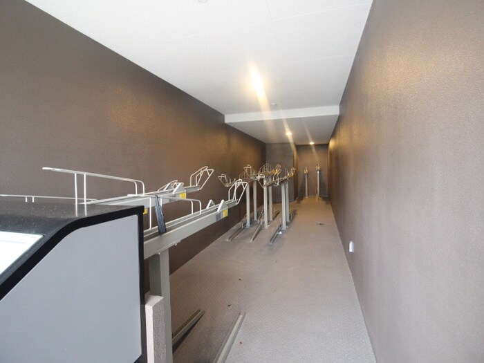 物件外観写真5　(駐輪場)