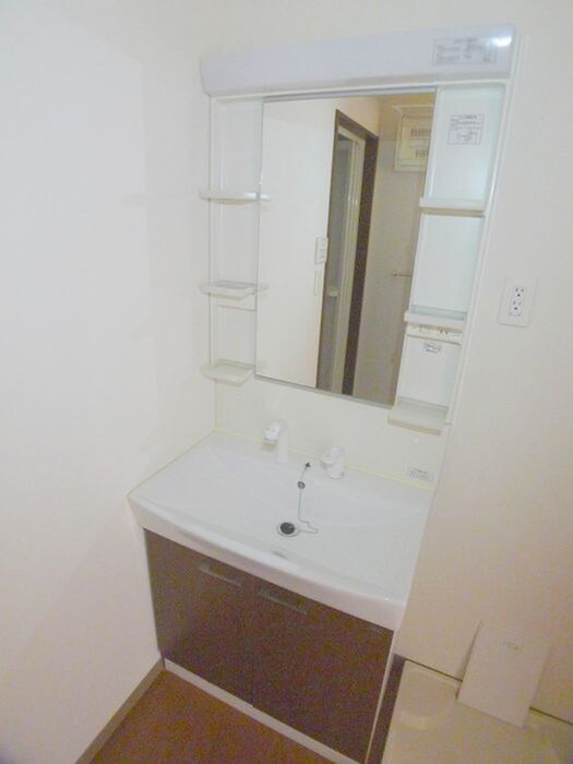 物件内観写真12　(収納)